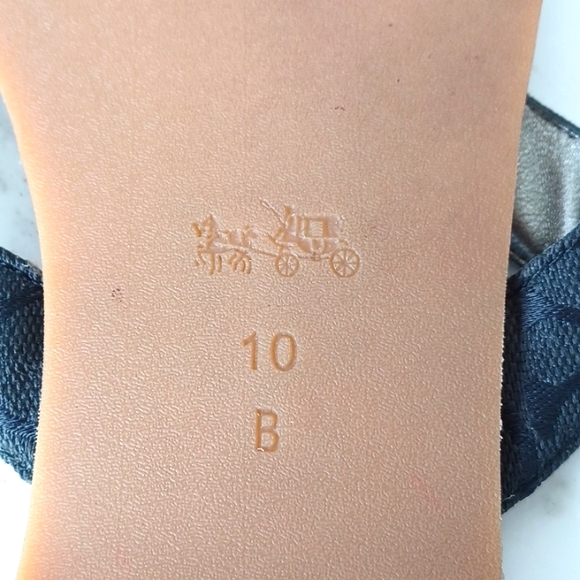 COACH flat sandals. Size 10 - Picture 7 of 7